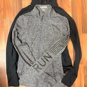 Set of two full-zip Running Jackets